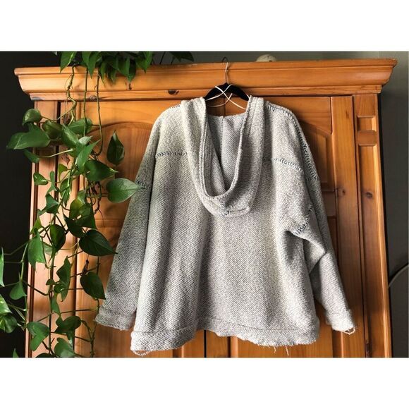 FREE PEOPLE Soft Textured Long Sleeve Hooded Pullover Top w/ Fraying SZ XS - Picture 9 of 16